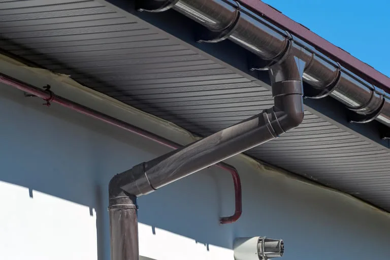 rénovation toiture étape par étape pose des gouttières